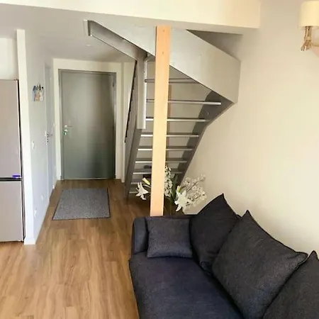Appartement Duplex T3 Avec Jardin, Bord De Et Parking *