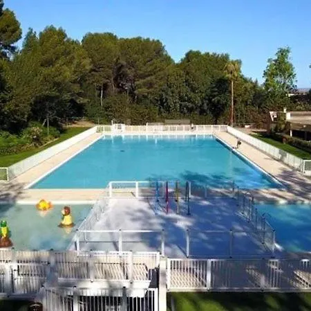 Apartment Duplex T3 Avec Jardin, Bord De Et Parking *